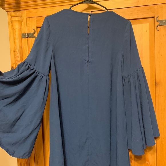 Flare sleeve dress - Picture 4 of 5